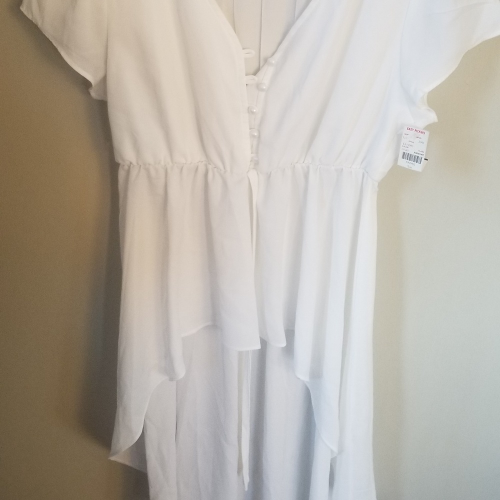 White hi-low style shirt